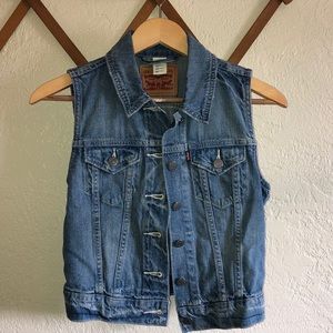 Levi’s Denim Vest - EUC - Size XS